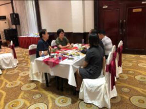 午後7社との商談風景