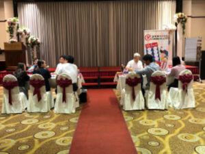 右の会社様 社長自ら来場